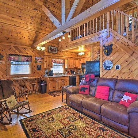 Helen Cabin With Deck And Hot Tub Less Than Half Mi To Main St Exterior foto