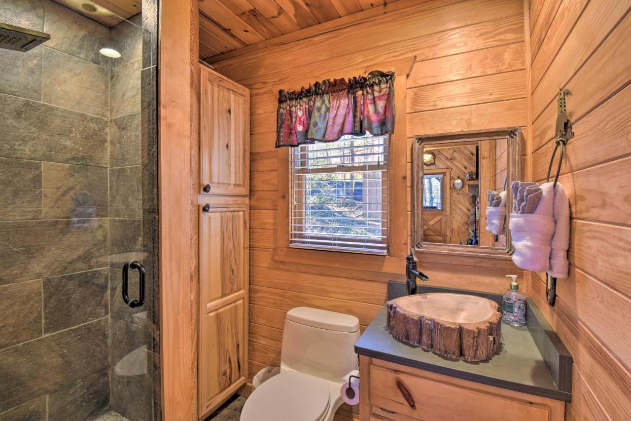 Helen Cabin With Deck And Hot Tub Less Than Half Mi To Main St Exterior foto